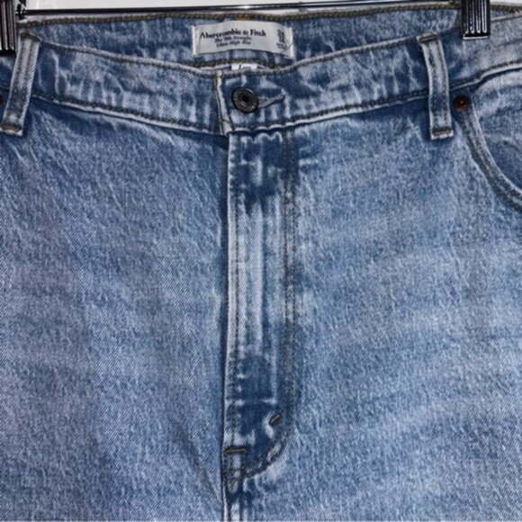 Abercrombie& Fitch Women’s 34/18L Light Wash Jeans Curve Love Distressed New - Picture 4 of 7